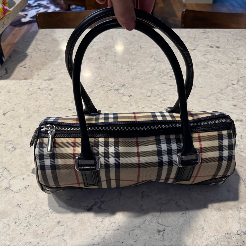 Burberry Tan Nova Check Barrel Shoulder Bag with Black Trim - Picture 2 of 8